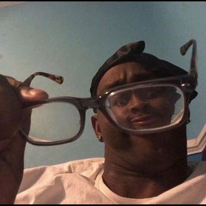 Meet your Posher, Christian